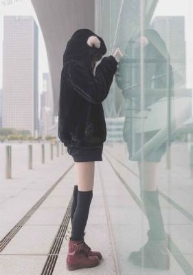 扶着人妻的翘臀挺进深处_国产剧BD在线观看