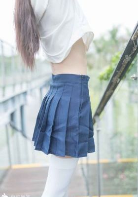 迈开腿吃草莓正确方法_1080高清免费观看