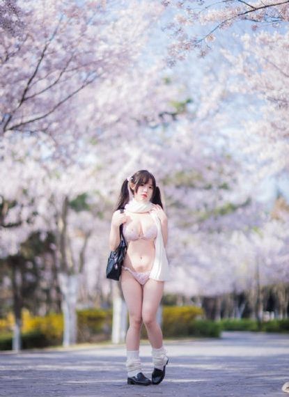 蜜桃视频成人专区_高清高清免费观看